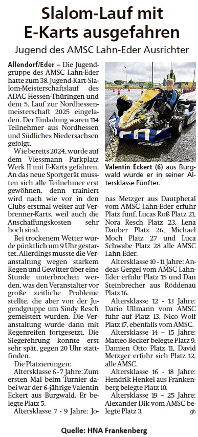 Fotografie von einem Zeitungsartikel über den Slalom-Lauf mit E-Karts des AMSC-Lahn-Eder